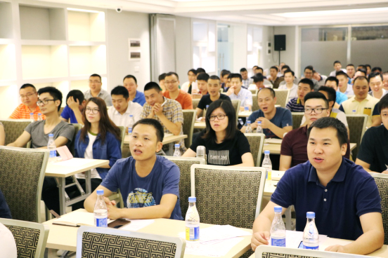 ���N���Ƴ���(j��)V8�A��ϵ�y(t��ng)�ߡ����ʺ����ˡ�����(d��ng)��(hu��)�A�M���_