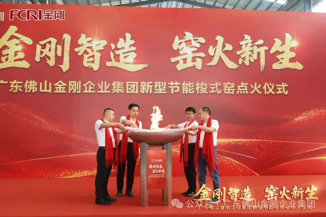 �����ܻ����Gɫ���D(zhu��n)���������������F�����²��ϻ����c��Ͷ�a(ch��n)