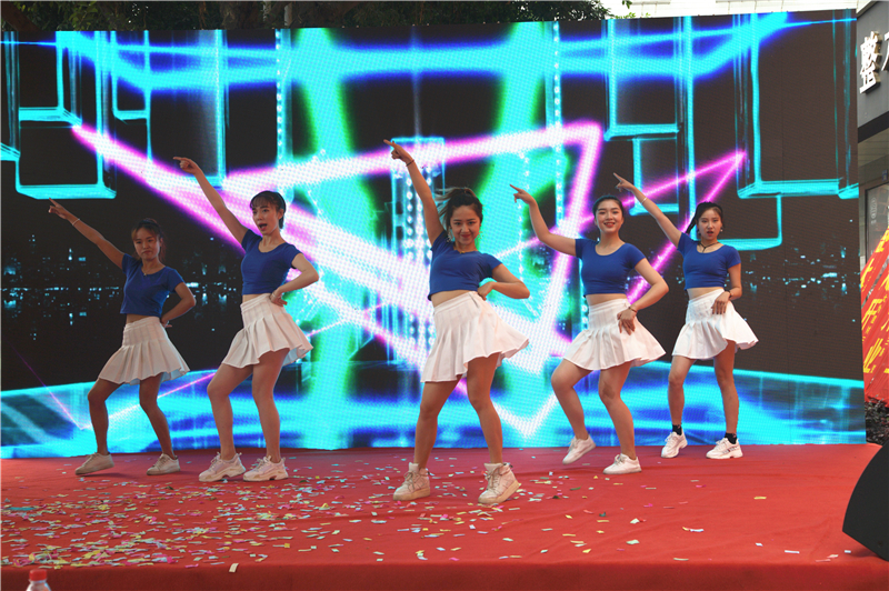 歌舞表演 (2).jpg